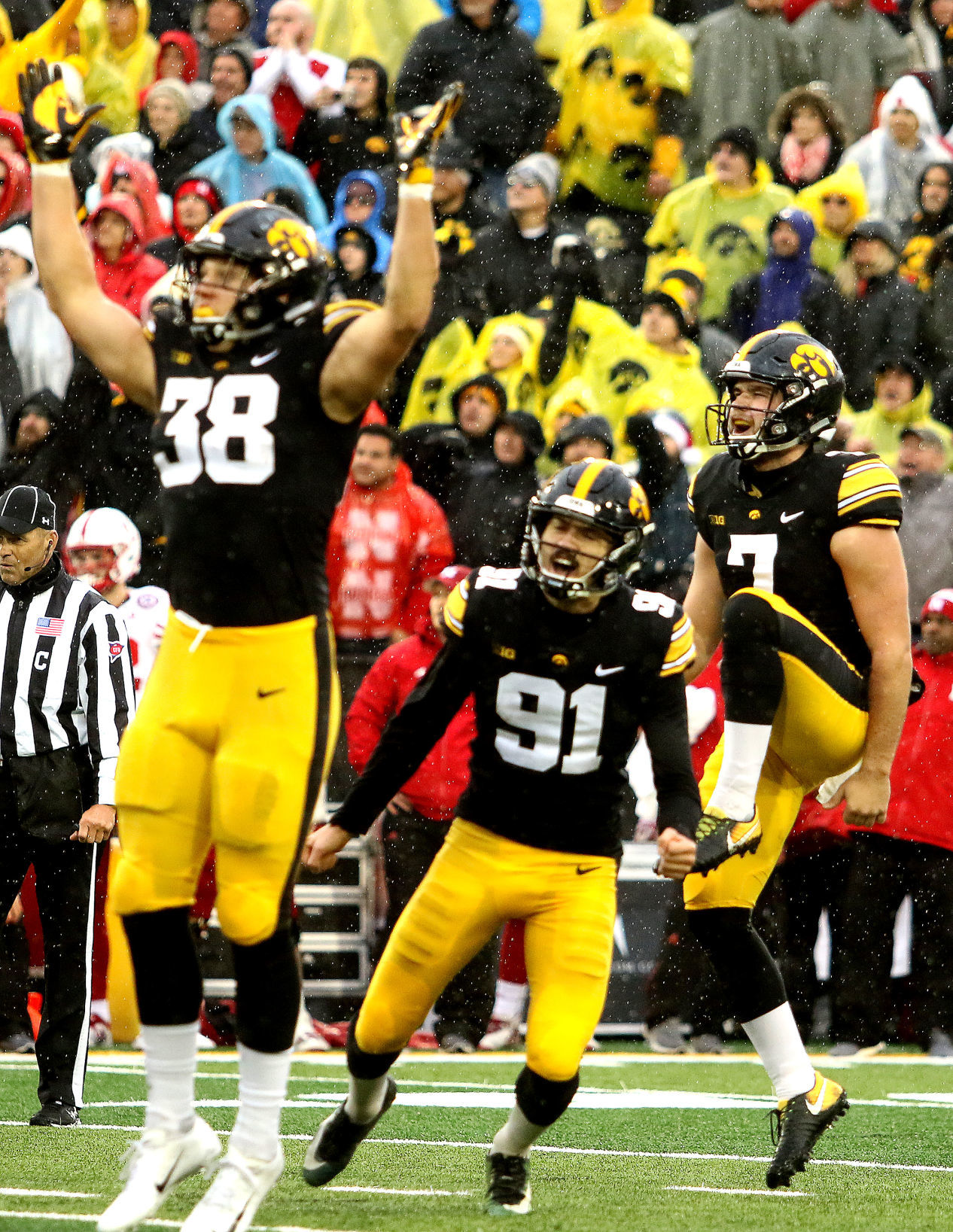112318-Iowa-Football-011